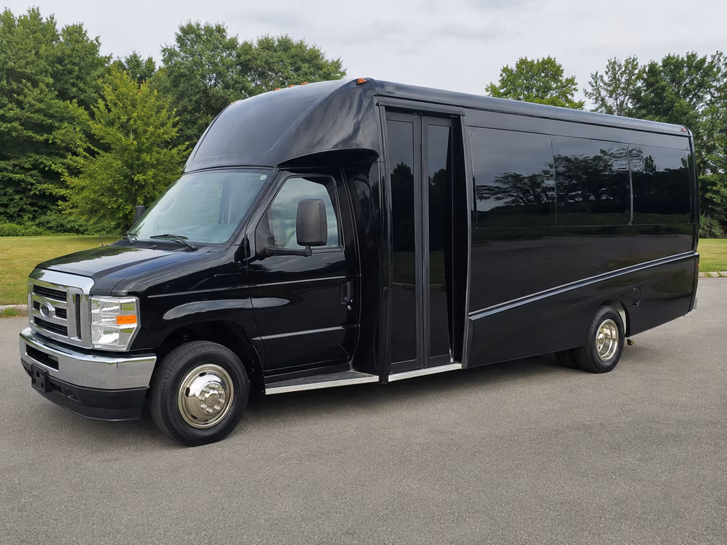 charter buses for midwest city high school prom groups