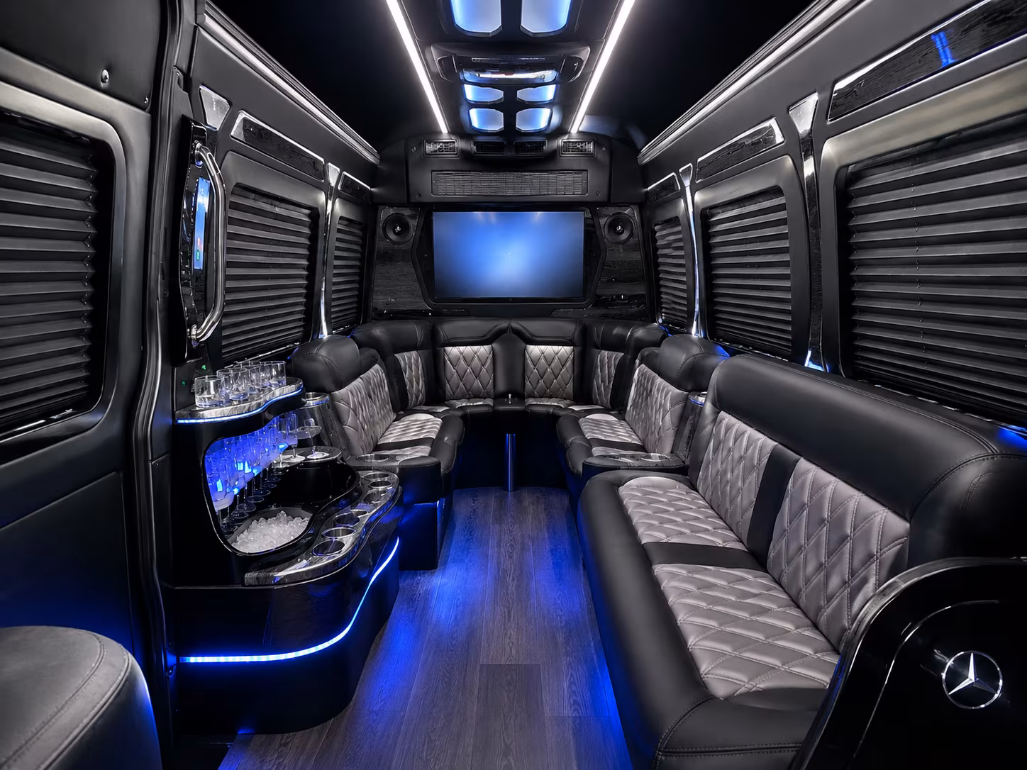 corporate event and employee shuttle buses serving midwest city