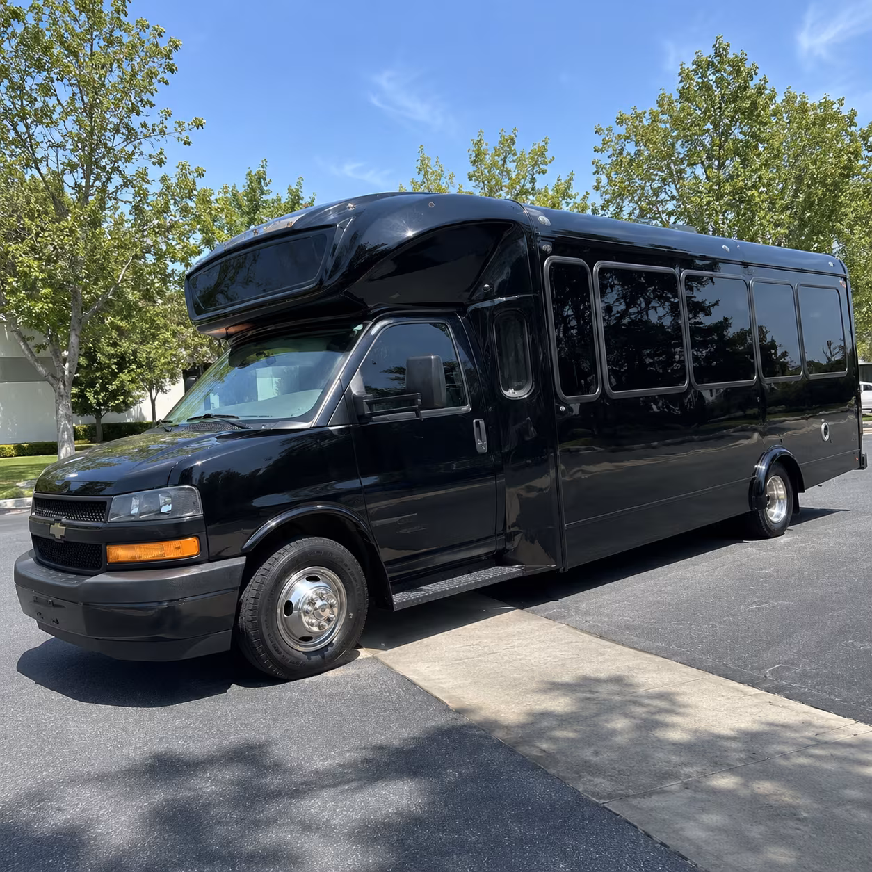 midwest city 15 passenger party bus