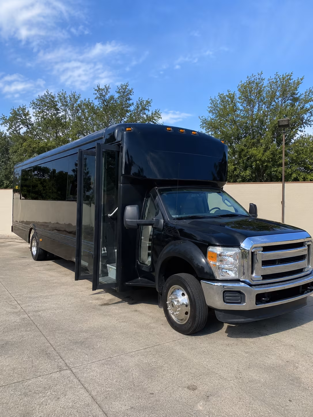 midwest city 20 passenger party bus