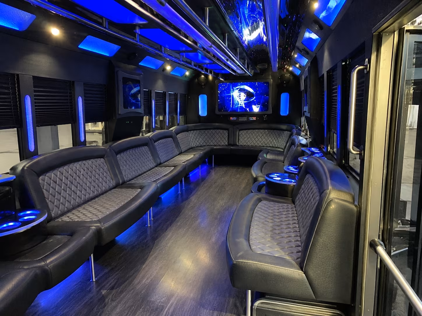 midwest city 28 passenger party bus interior