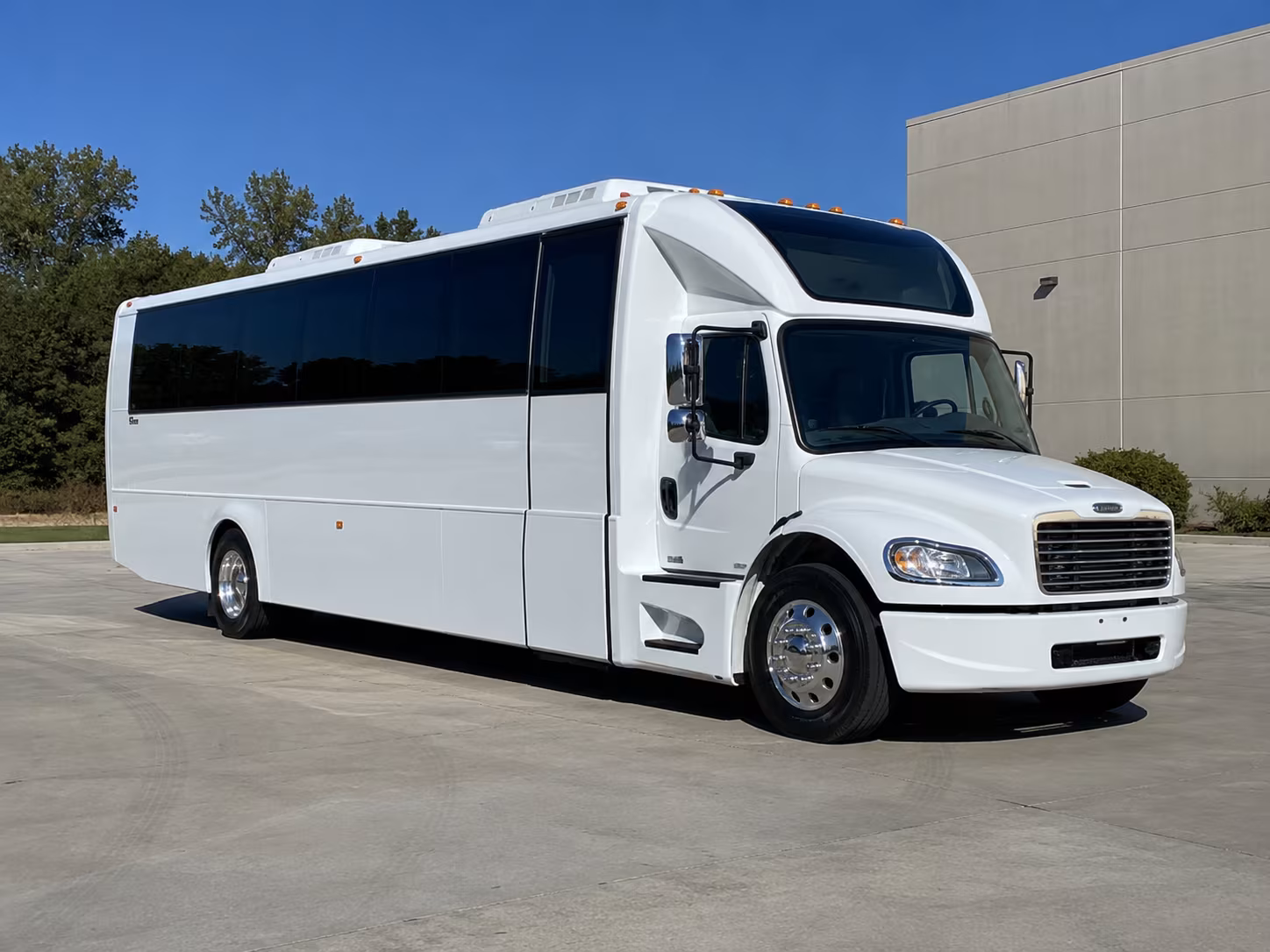midwest city 28 passenger party bus